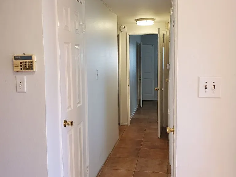 8409 Topanga Canyon Blvd — Photo 33