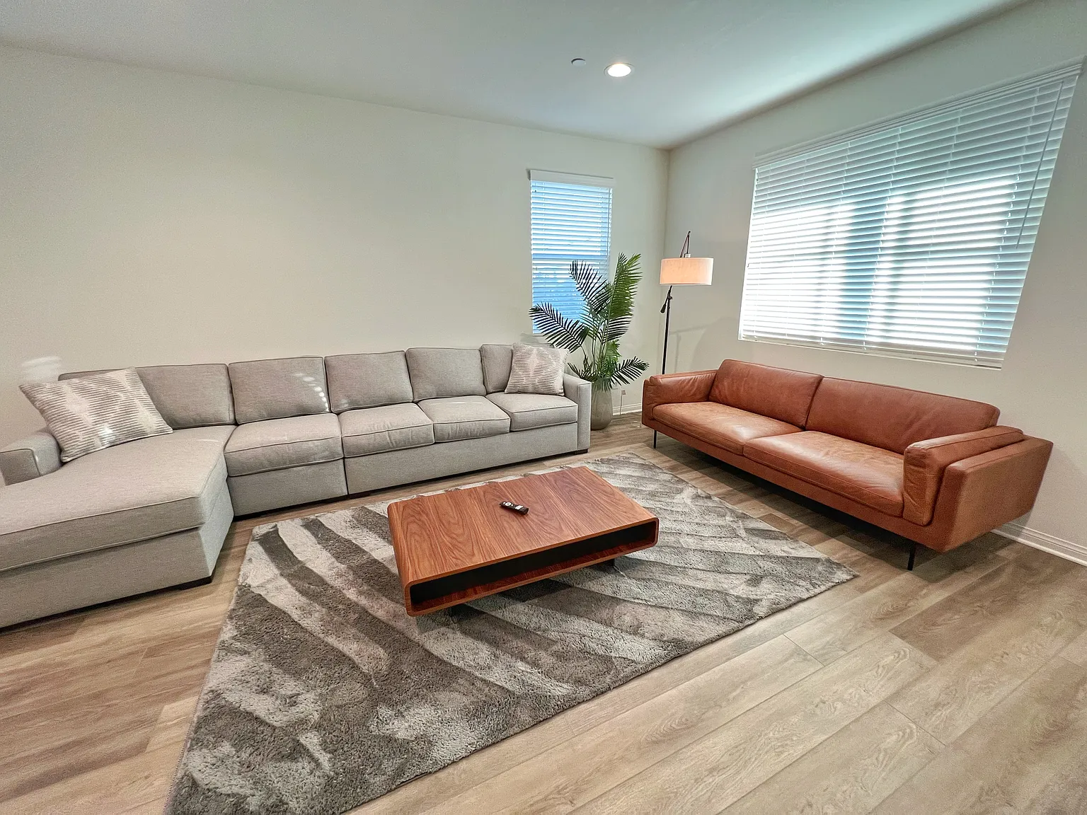 4 bed, 3.5 bath, 2284 sqft, $1,400 — Photo 4