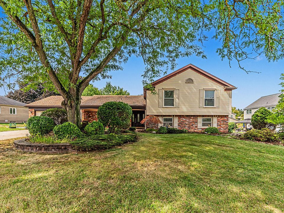 42021 Banbury Ct, photo 3