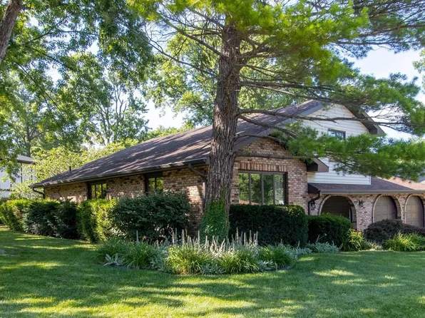 6500 Applewood Dr, Lincoln, NE 68516