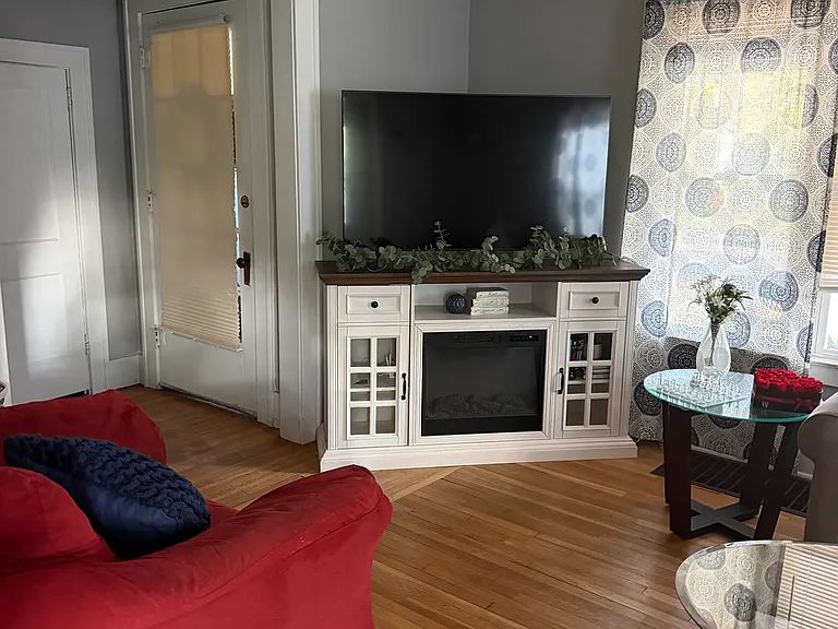 403 E Farnum Ave #1 — Photo 3