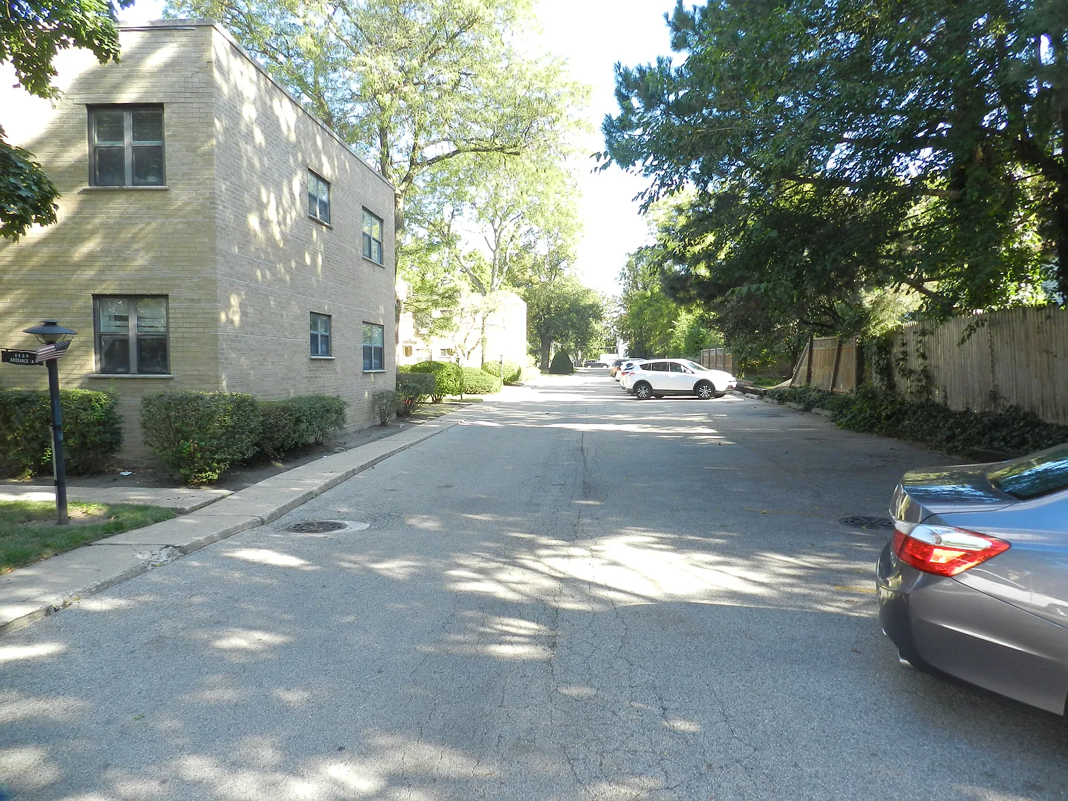 2 bed, 800 sqft, $2,100 — Photo 2