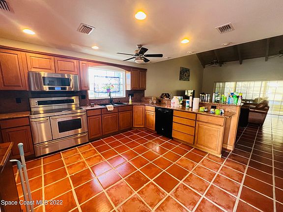 5th image of 552 Majorca Ct #552