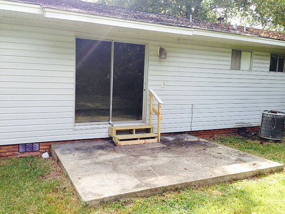 2nd image of 2307 S McGeehee Ln
