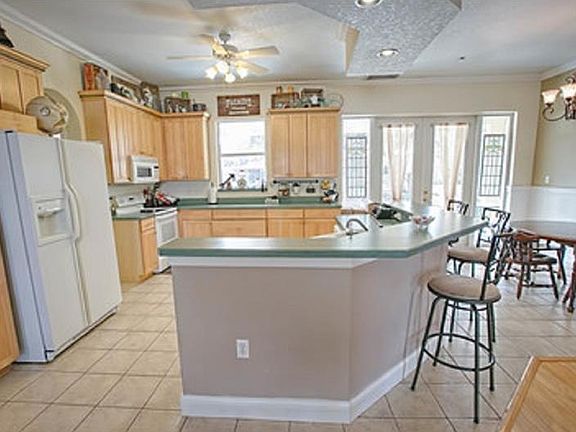 5th image of 1225 Dianna Pl