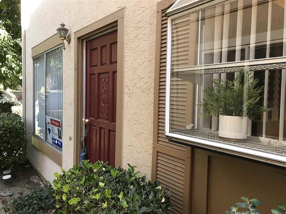 1st image of 2565 El Portal Dr APT B