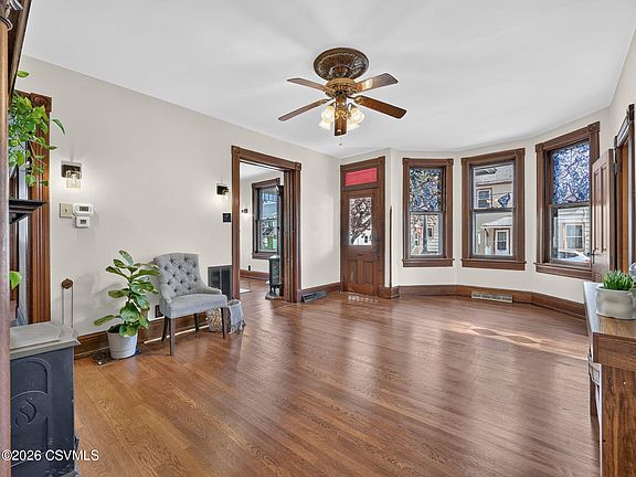 3rd image of 301 S 4th St