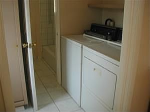 2nd image of 14758 Chatsworth St