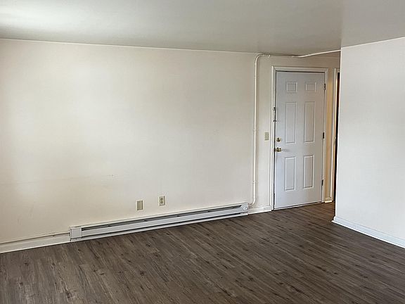3rd image of 833 Continental Ct #4