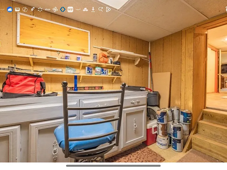 2705 E Grove St — Photo 13