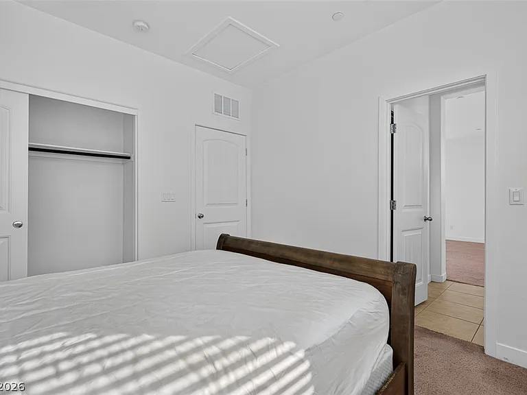 1100 E Sunset Rd — Photo 39
