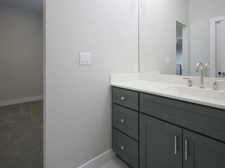 5113 Hershe St #B — Photo 22