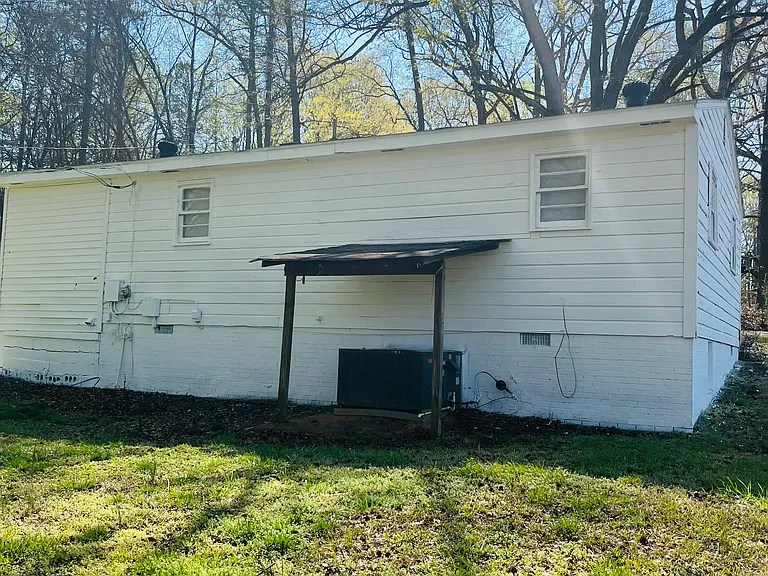 1460 Westside Dr — Photo 12