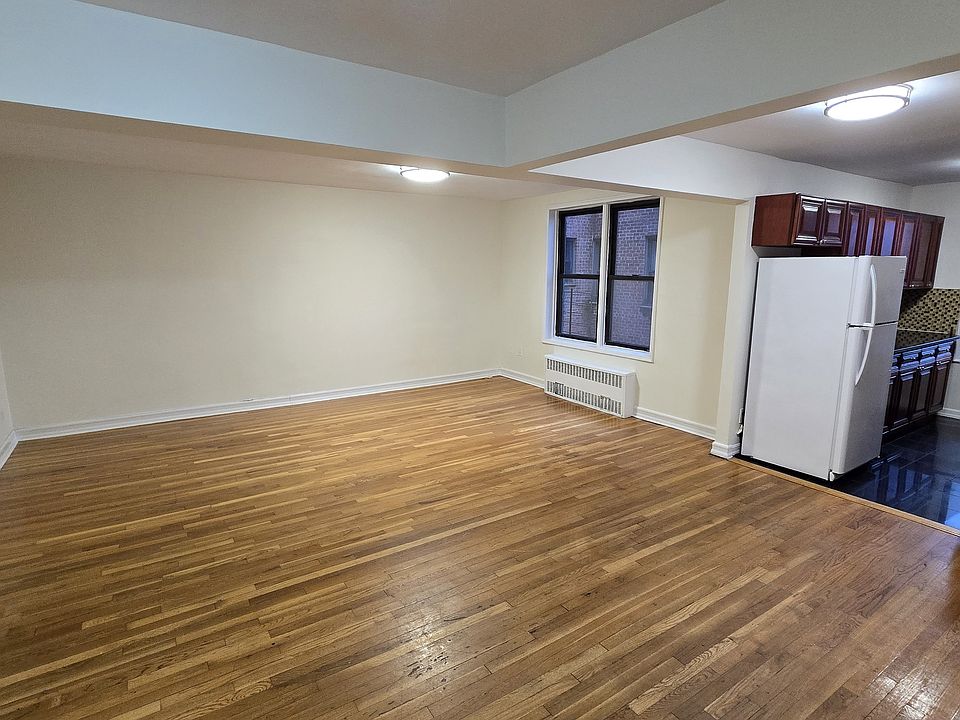 1st image of 14905 79th Ave APT 530