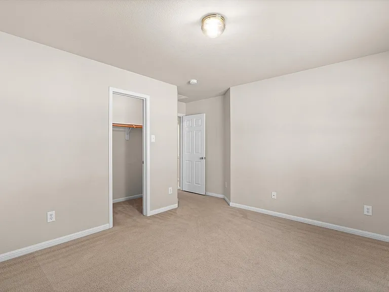 1322 Tumbling River Dr — Photo 18
