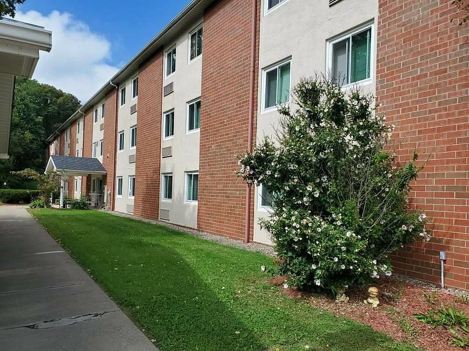 1st image of 25 Lake St #0fefeebb3