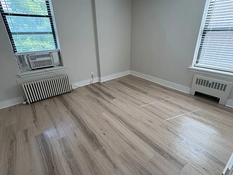 Renovated Studios, 1, & 2 bed apartments! — Photo 19