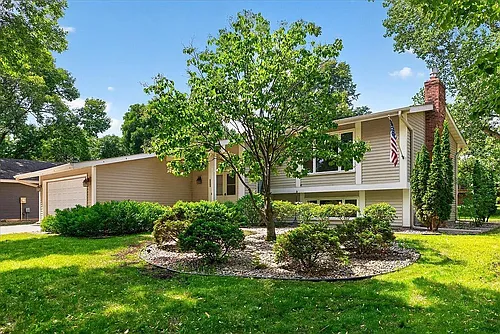 9983 Balmoral Ln Photo 1