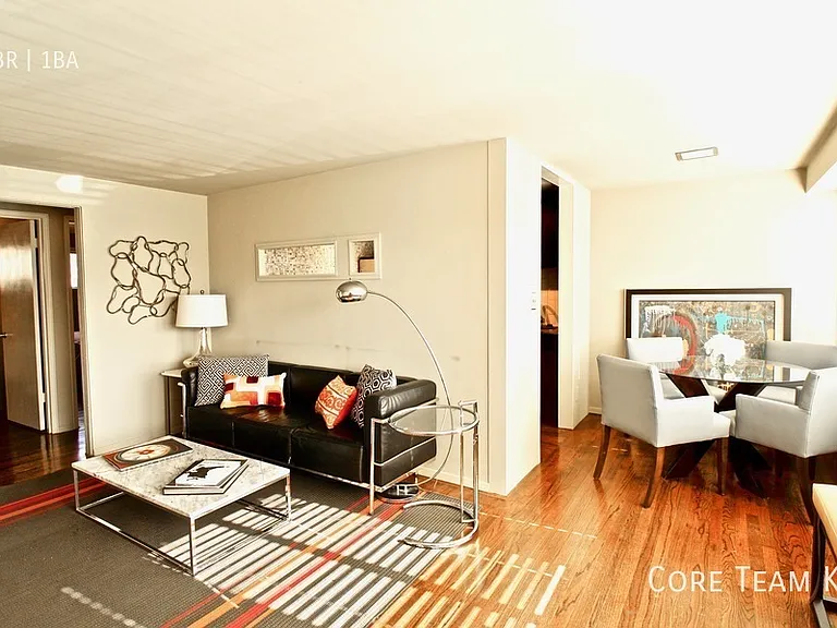 1020 W 44th St #6 — Photo 14