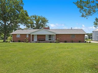 17212 Highline Rd, Carlyle, IL 62231