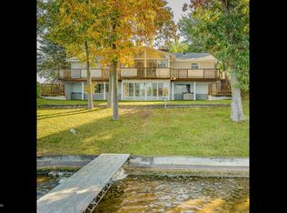 61750 Bayshore Dr, Sturgis, MI 49091