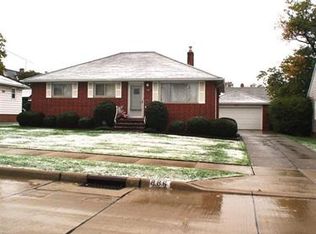 886 E 210th St, Euclid, OH 44119