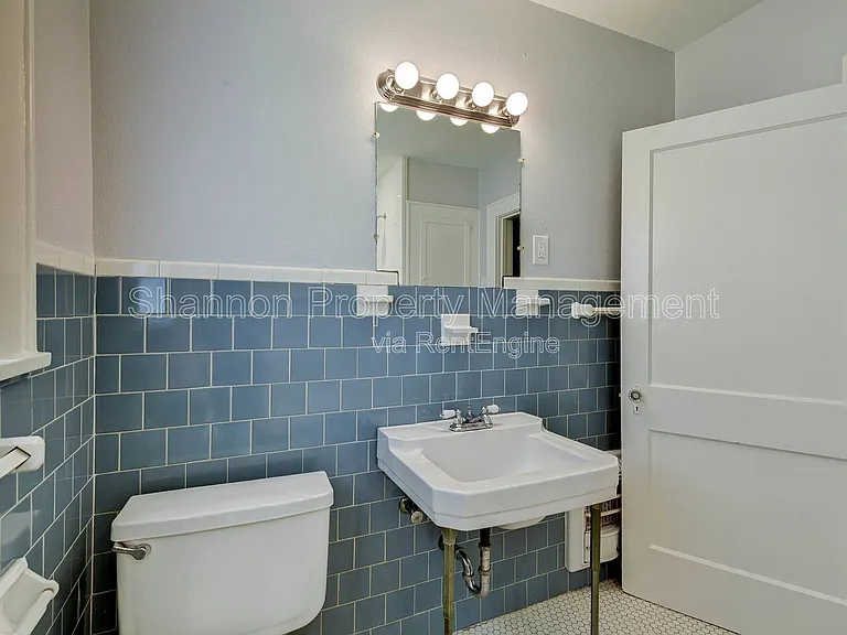 1748 Hawthorne St #B — Photo 28
