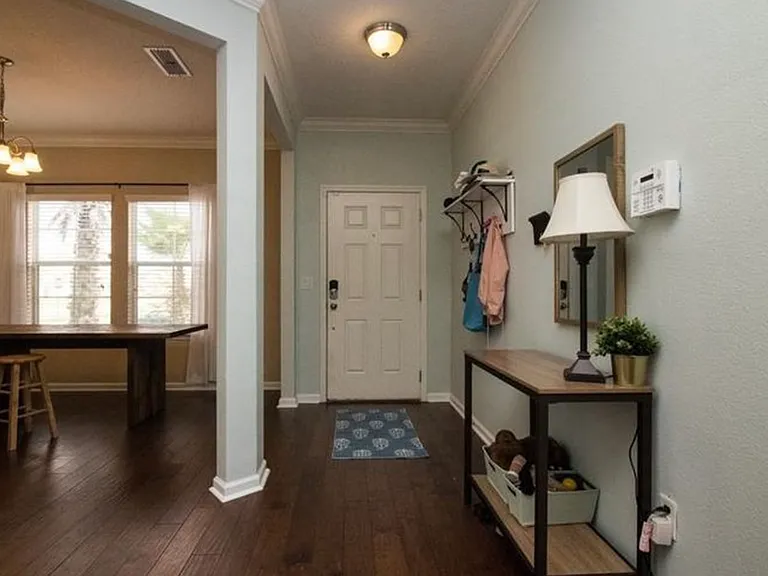 9052 Marsden St — Photo 2