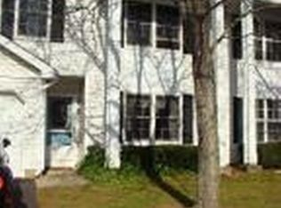 240 Glastonbury Ln, Somerset, NJ 08873