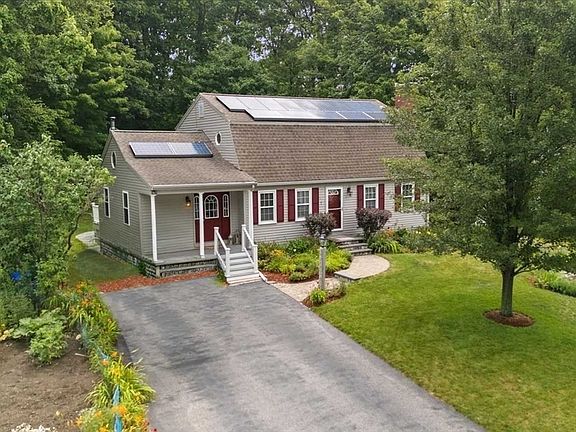 3rd image of 7 Caroline Dr
