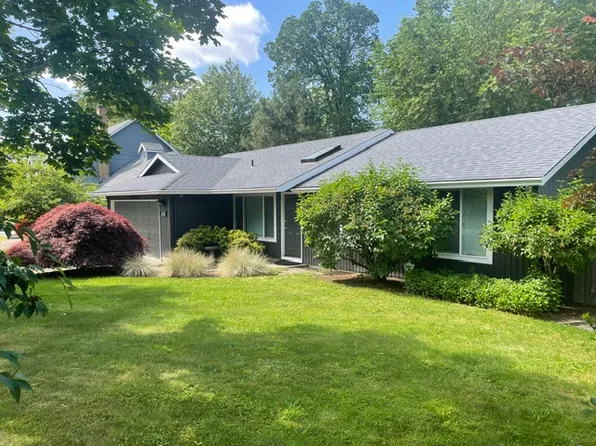 6525 SW Locust St, Portland, OR 97223