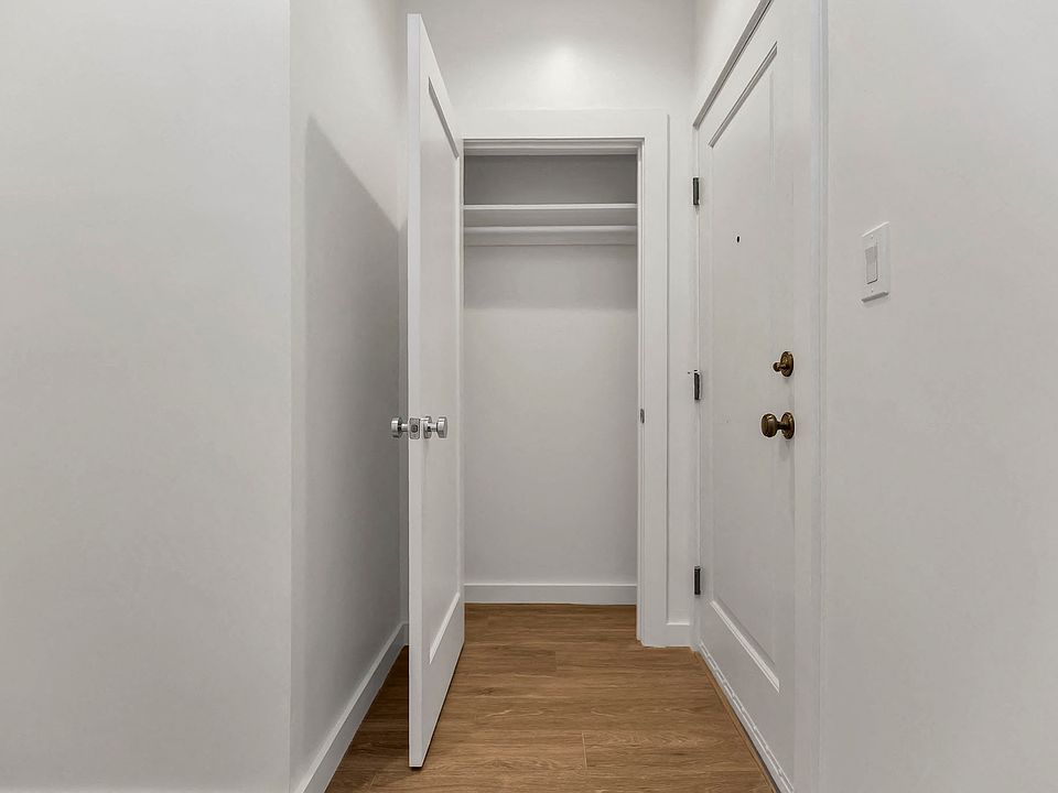 1st image of 1950 Franklin St #8A