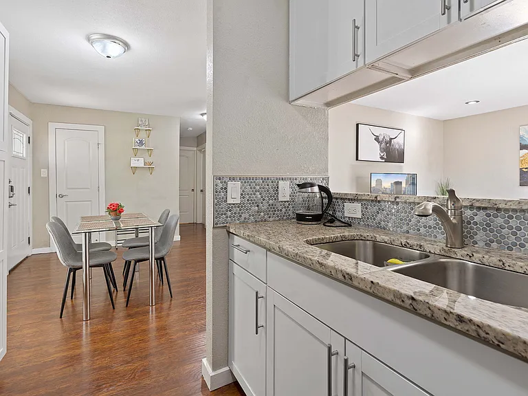 1906 Valley Hill Cir #A — Photo 9