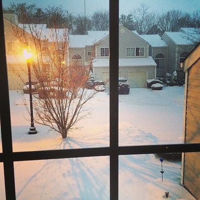 landing window front view