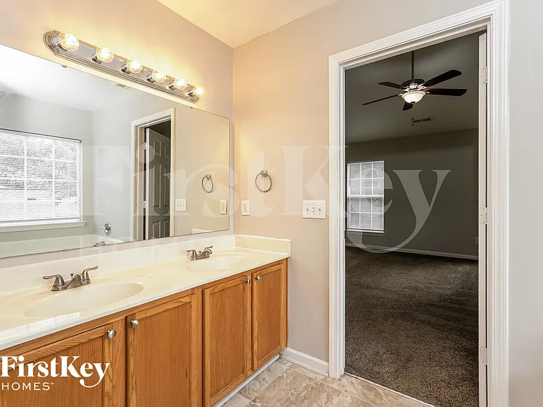 3760 Thornaby Cir — Photo 11