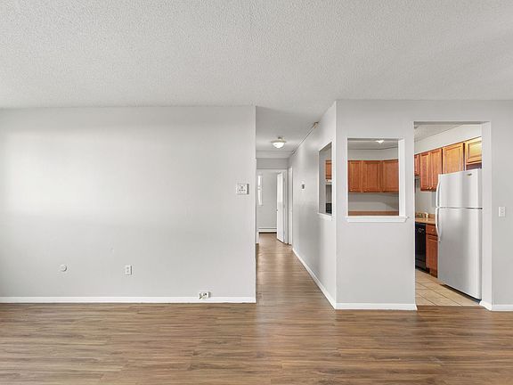 4th image of 62 Hurdis St #2602