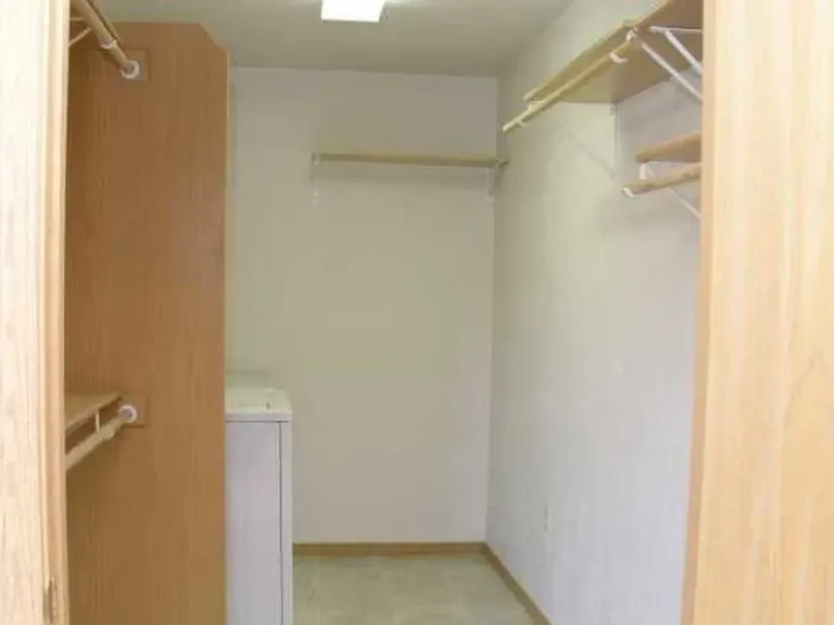 Deerbrook Apartments — Photo 8