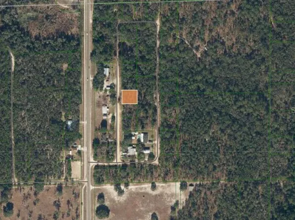 108 Mockingbird St #5, Interlachen, FL 32148