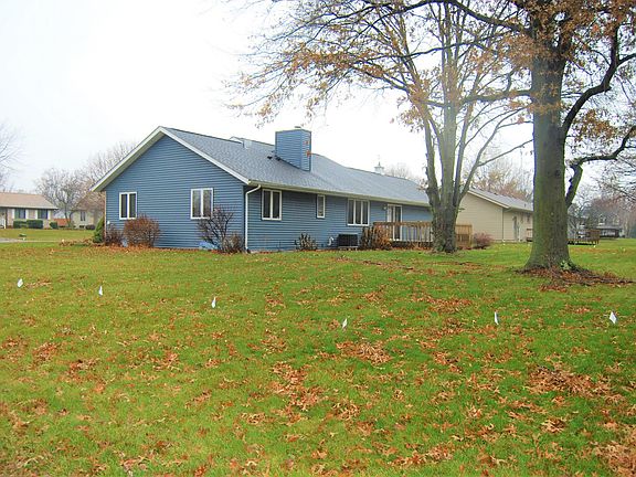 2nd image of 1755 Carriage Ln