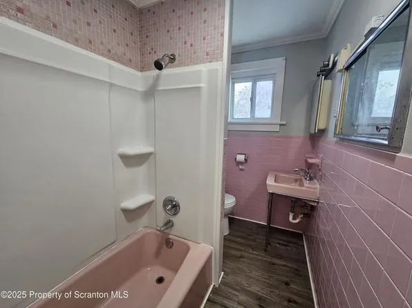 1045 Prescott Ave, Scranton, PA 18510