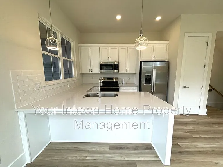 1135 Knight Walk NW — Photo 7