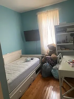 Rented by Amorelli Realty | media 8