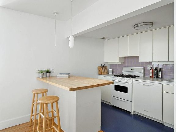 5th image of 118 Suffolk St #4AB