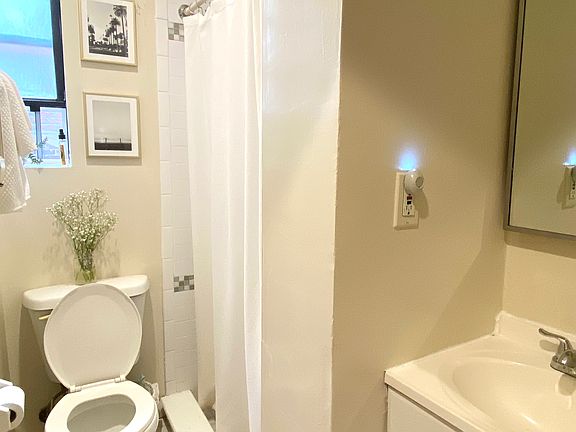 5th image of 114 Christopher St APT 24