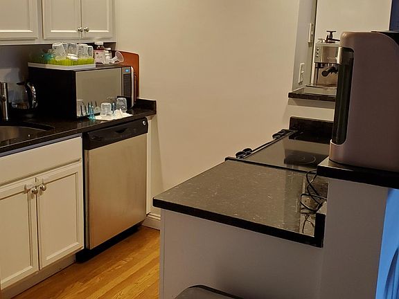 3rd image of 70 Park St APT 24