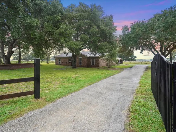 3013 Waldeck Road, West Columbia, TX 77486