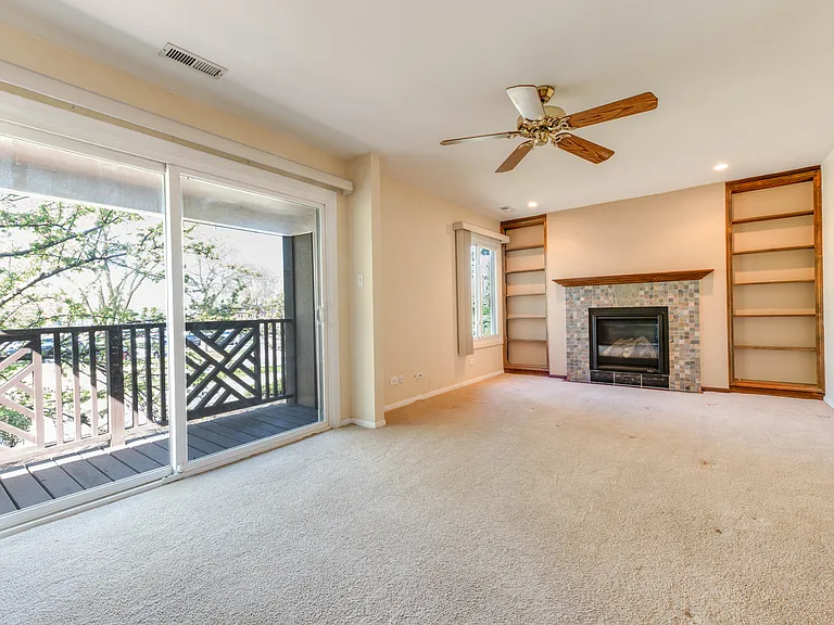 1652 Dover Ct #B — Photo 4