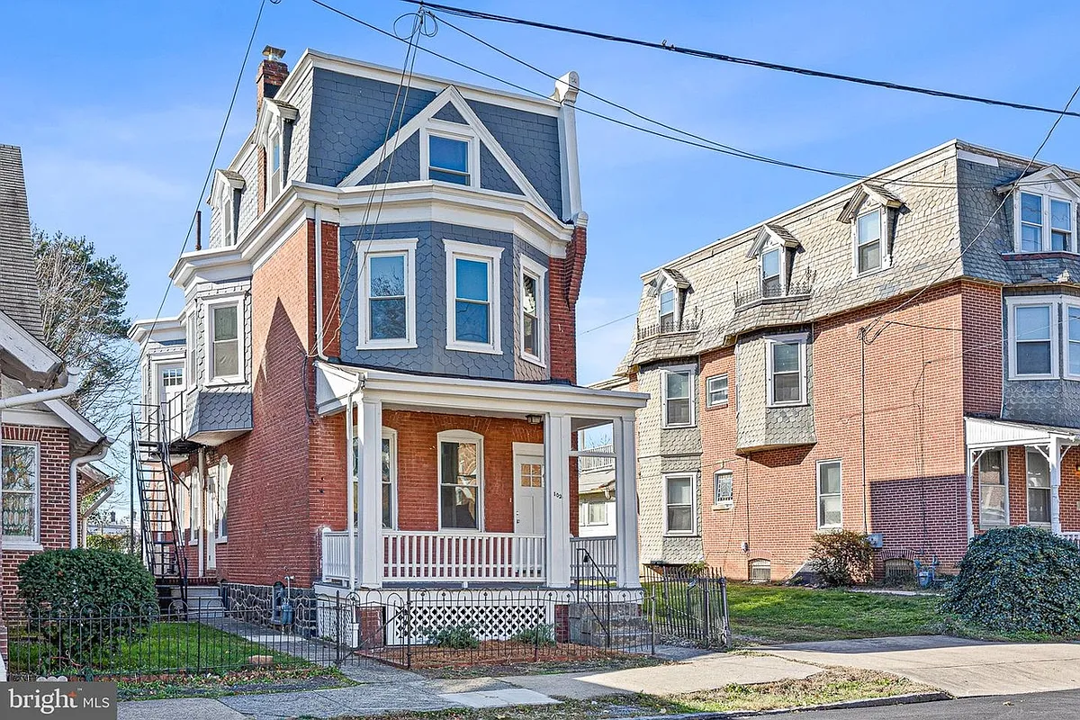 Building Photo - 102 W 30th St #1