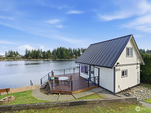 2nd image of 270 E Grapeview Point Road