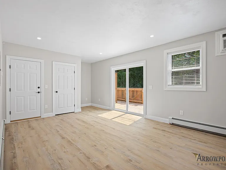 1 Manor Dr — Photo 28